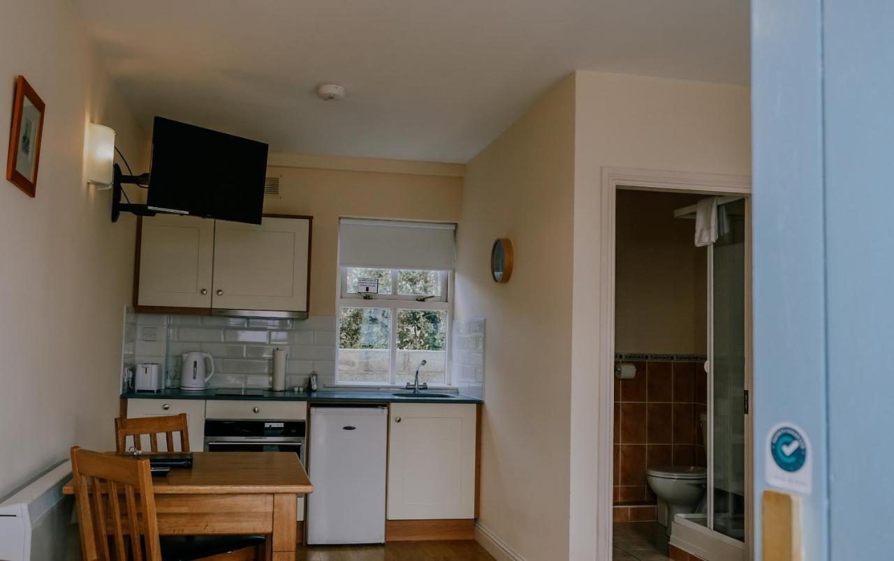 The Wooden House Hotel Kilmore Quay Bagian luar foto